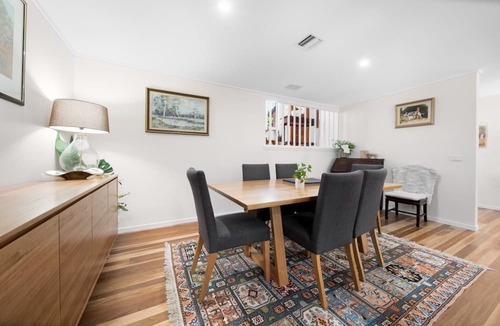 Kingston Apartment | Gorgeous 2-Bed Townhouse with Patio, BBQ & Parking