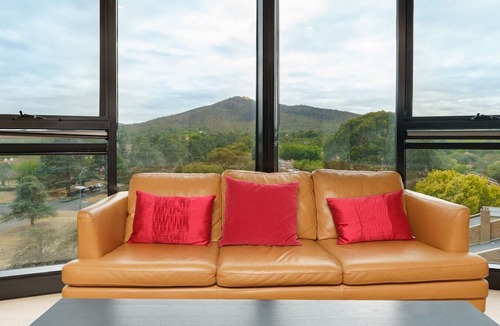 Reid Apartment | Spacious 3BR Apartment in the Heart of the City