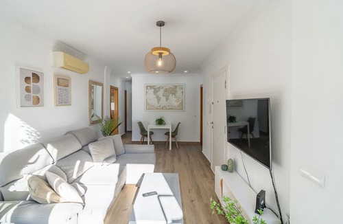 Pedregalejo Playa Apartment | Cubo's Carmen Pedregalejo Apartment/near beach/terrace/free wifi