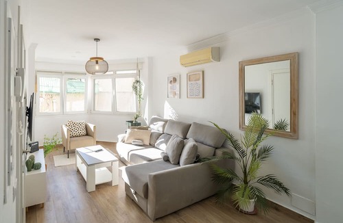 Pedregalejo Playa Apartment | Cubo's Carmen Pedregalejo Apartment/near beach/terrace/free wifi
