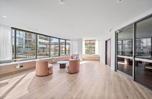 Phillip Apartment | Apartment with Gym and Indoor Pool Access