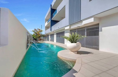 Cairns North Apartment | Cairns North 4-Bed with Outdoor Dining & Pool