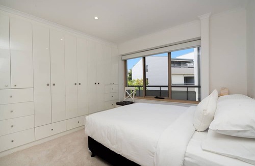 Manuka Apartment | Spacious 2-Bed Apartment Near Dining & Attractions