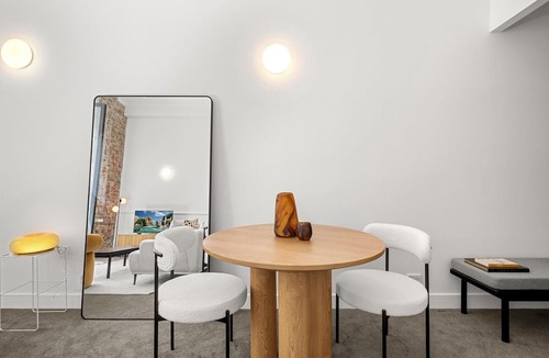 Melbourne Central Business District Apartment | Classic 1-Bed City Stay Near Eateries and Laneways