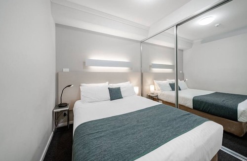 Greenway Apartment | Lakeside 1-Bed with A/C, Parking & Balcony