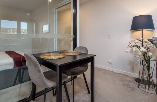 Braddon Apartment | Modern 1-Bed Apartment With Pool And Sauna