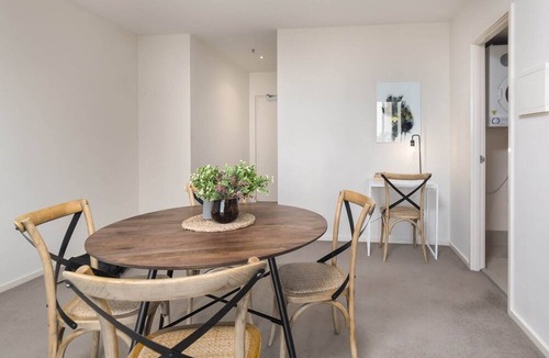City West Apartment | Central 1-Bed with Parking, BBQ