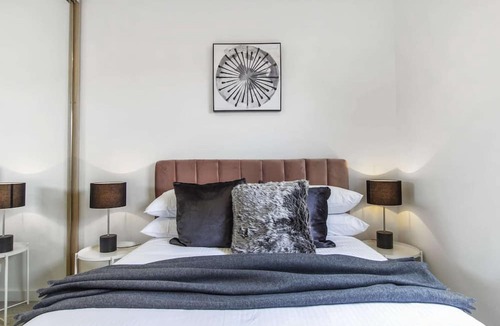 Carnegie Apartment | Boutique apartment in quiet, sought-after suburb