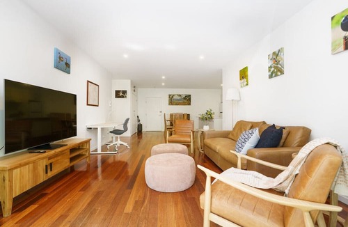 Kingston Apartment | Ground Floor Apartment with Park Views, Kingston