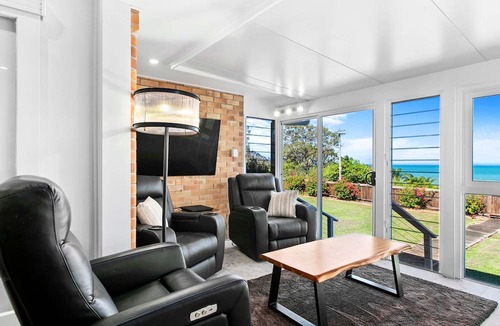 Point Vernon House | Welcome to K' Gari Dreaming