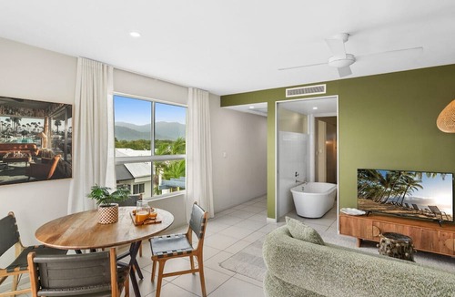 Cairns North Apartment | Coralside One-Bedroom City Getaway
