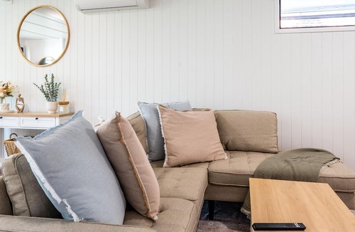 Kangaroo Point Apartment | Kangaroo Point Urban Escape Walk to River & CBD