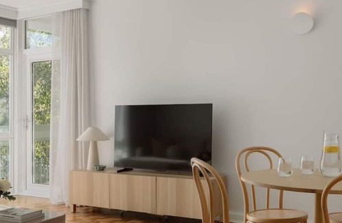 South Yarra Apartment | Stylish Retreat South Yarra near Botanic Gardens