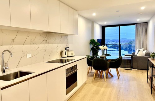 Phillip Apartment | Premium 2 Bed Apartment in The Shard | Woden