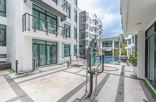 Kamala Apartment | 4BR Pool Retreat Quiet Living kamala regent c205