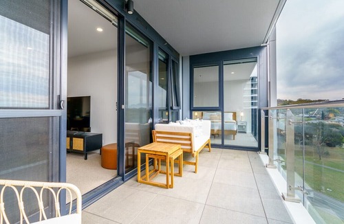 Phillip Apartment | Urban Apt in Phillip | 9mins to Canberra Hospital