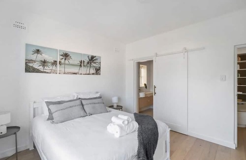 Bondi Beach Apartment | Surf Sand and Sunsets Your Bondi Beach Escape