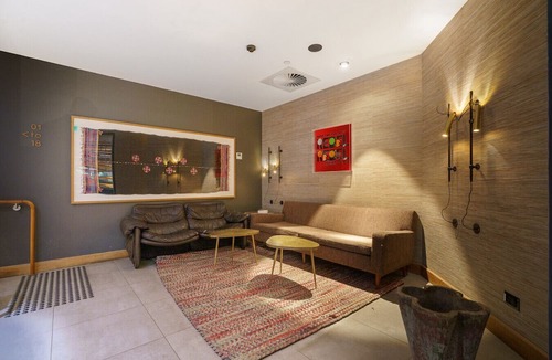 City West Apartment | City apartment with Mountain views - NISHI