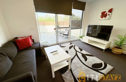 Phillip Apartment | Wonder in Woden - 2 bd 2bth Apt