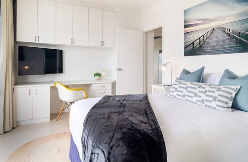 Cairns North Apartment | Belle Escapes 101 Rydges Plaza Esplanade with Panoramic Ocean Views