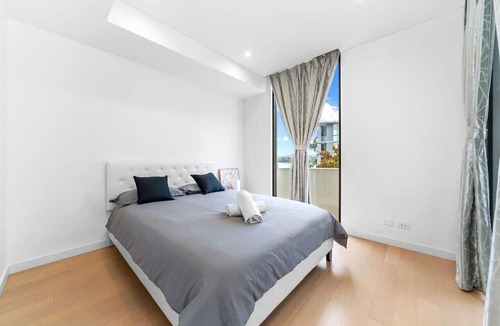 Rhodes Apartment | Sleek Urban Lifestyle Retreat in Heart of Rhodes