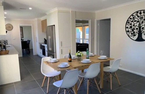 Scullin Apartment | Warm and Spacious 5BR Home w/WIFI&Multiple Parking