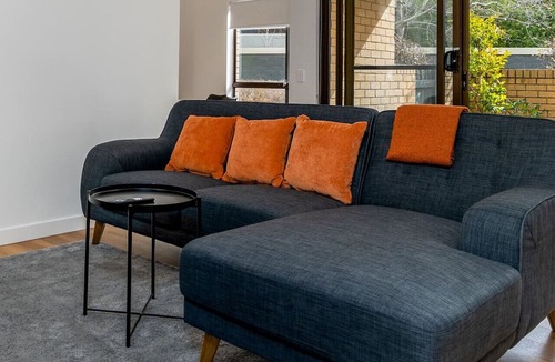 Kingston Apartment | Apt in Kingston - 10min to Lake Burley Griffin