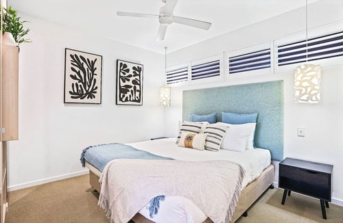 Cairns North Condo | Reefside at 201 Lake Street- Stylish City Apartment with Pool & Balcony Near Esplanade
