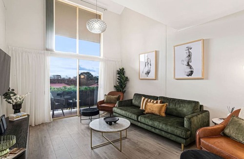 Adelaide Central Business District Apartment | Stylish Urban Retreat on Eden