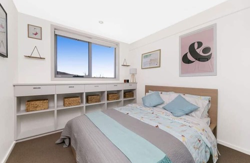 Braddon Apartment | 3BR Braddon Flat, 8 mins walk to CBD