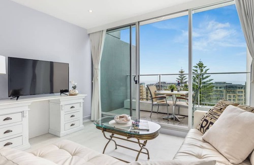 Glenelg Apartment | Belle Escapes - Bay View Lookout