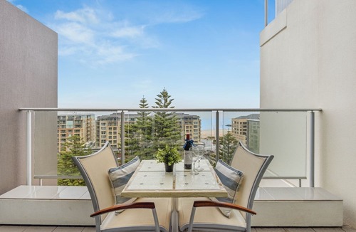 Glenelg Apartment | Belle Escapes - Bay View Lookout