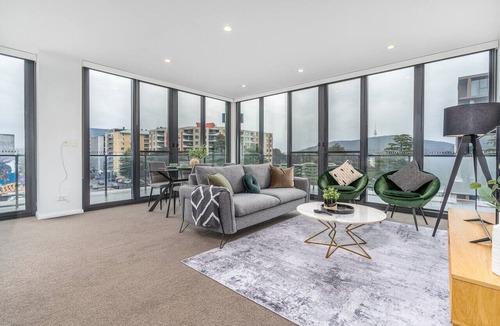Braddon Apartment | Roomy 2BR/2BA City-Centre Apt