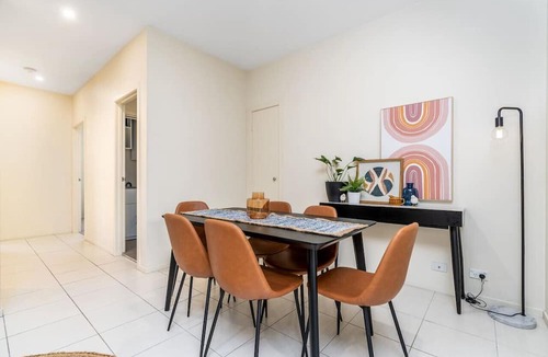 Lyneham Apartment | Captivating 3BR/2BA APT close to Dickson Shopping!