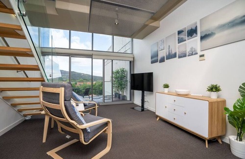 Braddon Apartment | Bright Loft-Style Apt with Gorgeous View