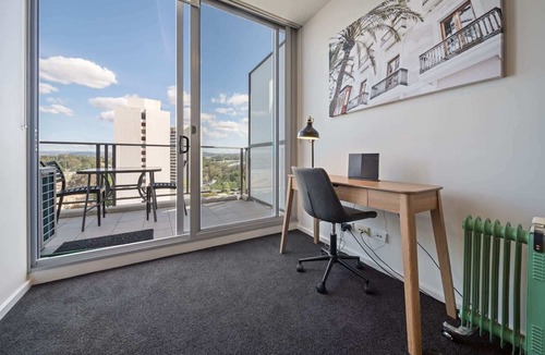 City West Apartment | Glorious Central Canberra 1-Bed with Sauna