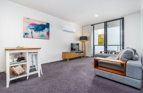 Kingston Apartment | Gateway Apt in Kingston Central!