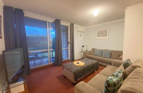 Griffith Apartment | Quiet 2BR Apartment with Garden views in Griffith