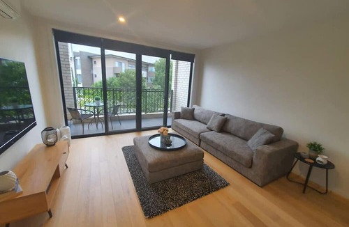 Phillip Apartment | Family Friendly 2BR Townhouse 5mins to Hospital