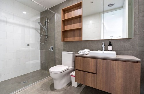 Phillip Apartment | Stylish Phillip Apartment with Gym & Pool