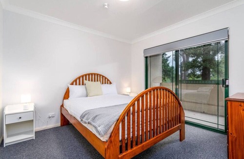 Reid Apartment | 2BR Apartment Close to Glebe Park & Canberra City