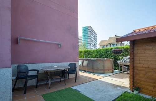 Vigo Apartment | Apartment 'Almar' with Shared Pool, Wi-Fi and Air Conditioning