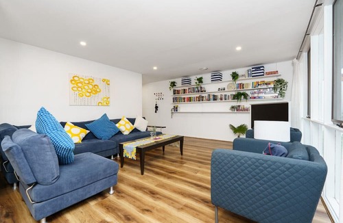 Hawker Apartment | Stylish 3BR in Hawker - Colorful and Renovated