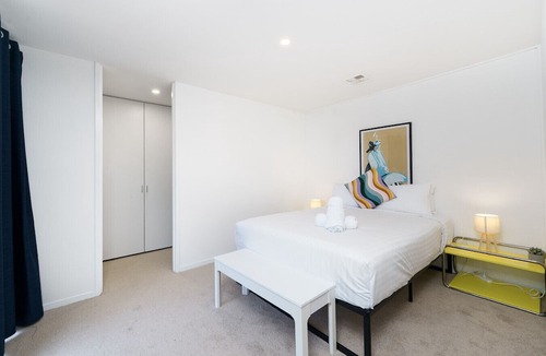 Hawker Apartment | Stylish 3BR in Hawker - Colorful and Renovated