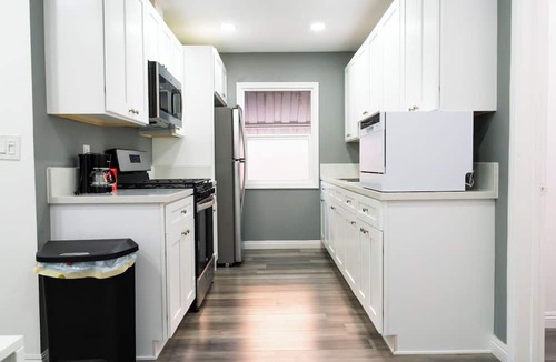 East Village Apartment | Modern Condo Near Beach & Downtown - Sleeps 4
