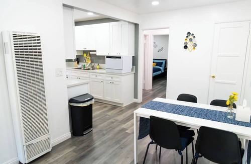 East Village Apartment | Modern Condo Near Beach & Downtown - Sleeps 4
