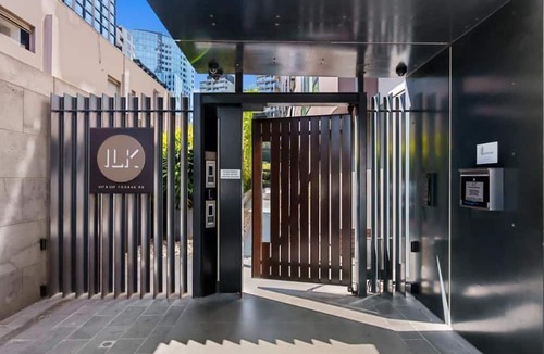 South Yarra Apartment | Stylish South Yarra Stay | Pool & Wellness Perks