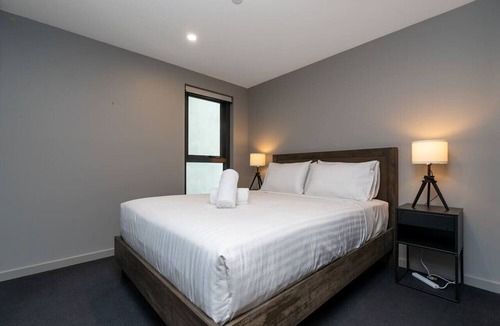 Kingston Apartment | Comfy 2BA/2BR Kingston Foreshore Apartment