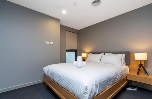 Kingston Apartment | Comfy 2BA/2BR Kingston Foreshore Apartment
