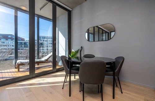 Kingston Apartment | Comfy 2BA/2BR Kingston Foreshore Apartment